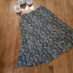 Vanity Fair Paisley green flowy skirt
